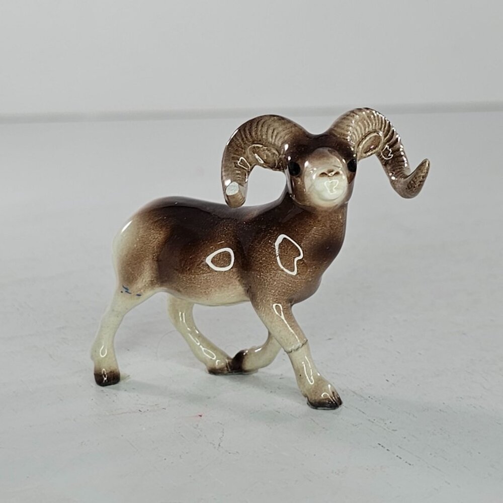 Hagen Renaker Bighorn Sheep Figurine Miniature Ceramic *AS IS REPAIR CHIP*